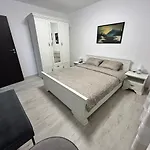 1 Mai - Luxury Park - Self Check-in - Private Parking - 2 * Craiova