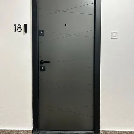 1 Mai - Luxury Park - Self Check-in - Private Parking - 2 Appartement *