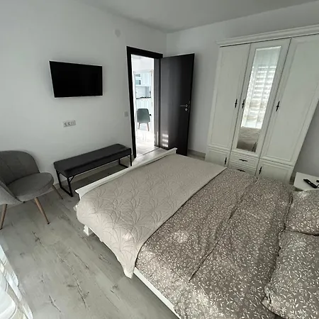 1 Mai - Luxury Park - Self Check-in - Private Parking - 2 Craiova