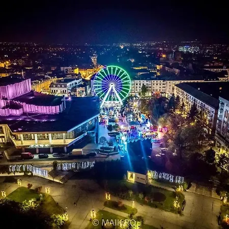1 Mai - Luxury Park - Self Check-in - Private Parking - 2 Apartment Craiova