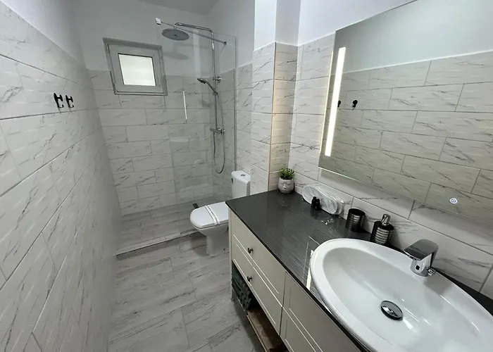 1 Mai - Luxury Park - Self Check-in - Private Parking - 2 * Craiova