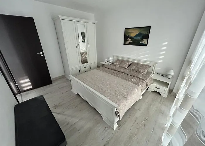 1 Mai - Luxury Park - Self Check-in - Private Parking - 2 * Craiova